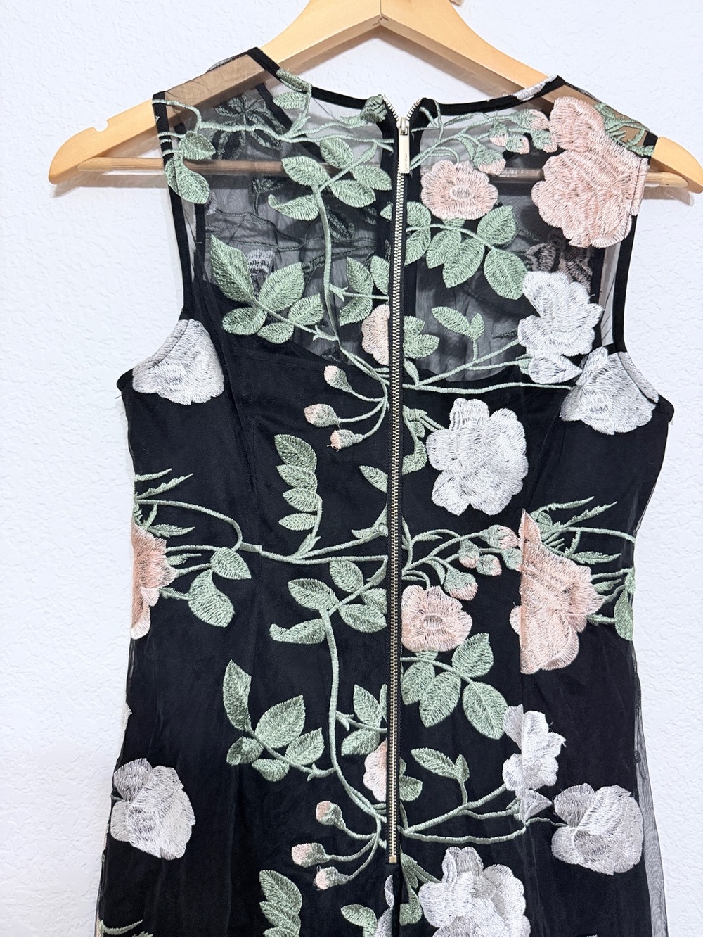 Calvin Klein Floral Embroidered Black Sheath Dress size small - Picture 11 of 15